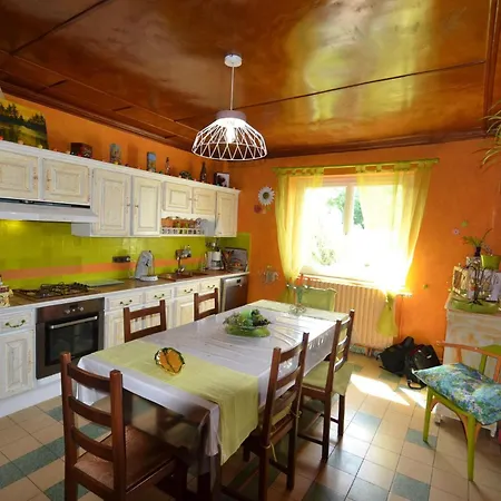 בית נופש Spacious House, Centrally Located For Excursions