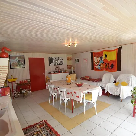 בית נופש Spacious House, Centrally Located For Excursions