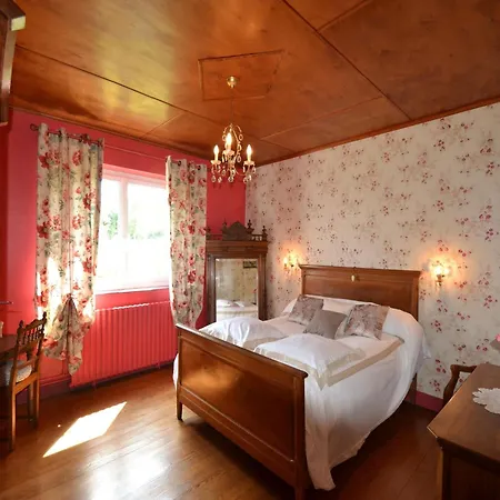Spacious House, Centrally Located For Excursions *